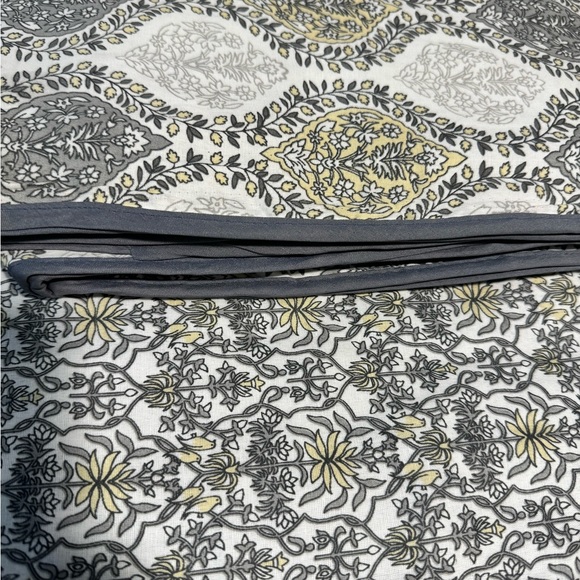 Cotton Bed Spread Full size 100% cotton spread/ coverletRevers…